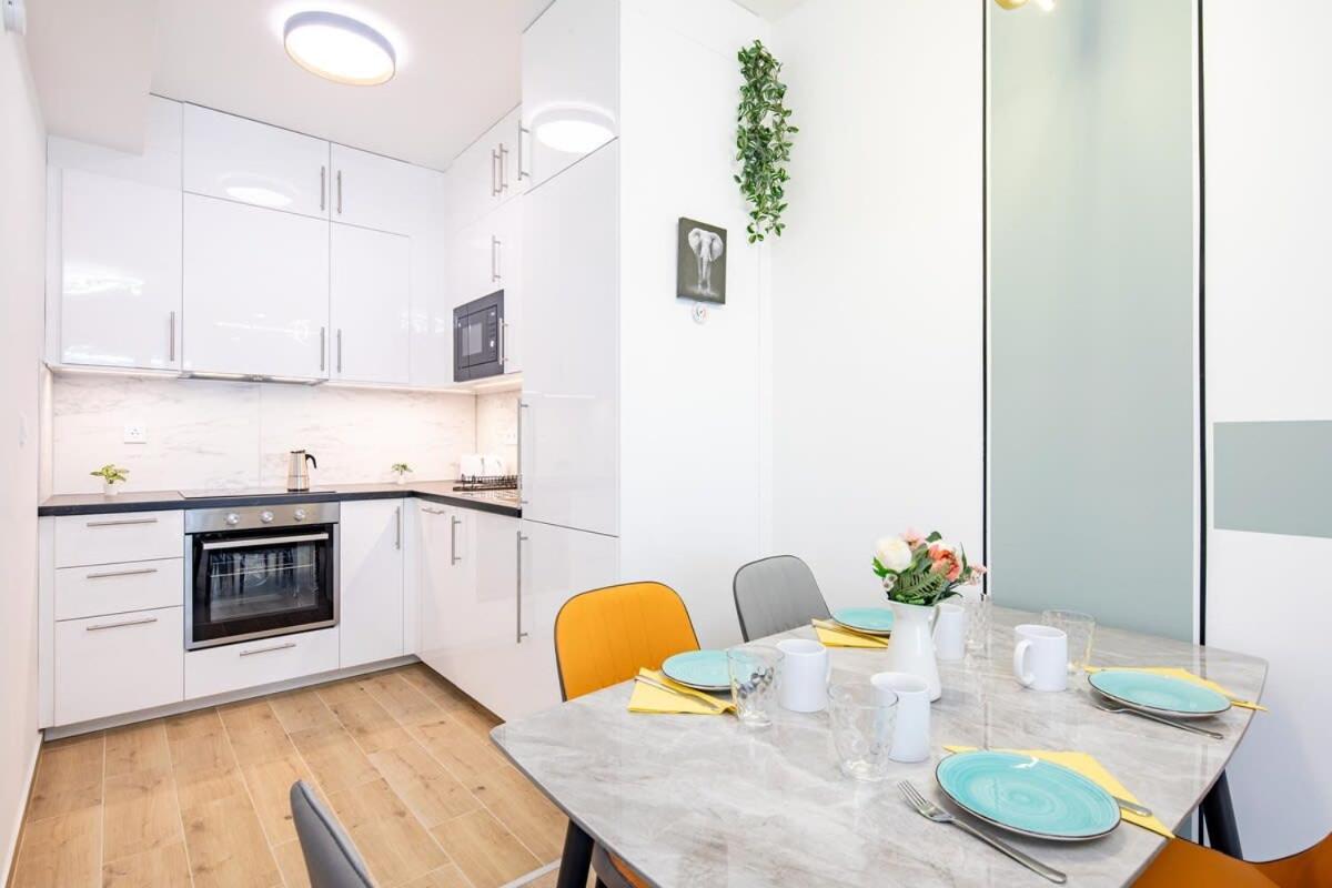 Free Parking - Balcony - Sunny - New Lejlighed Budapest Eksteriør billede
