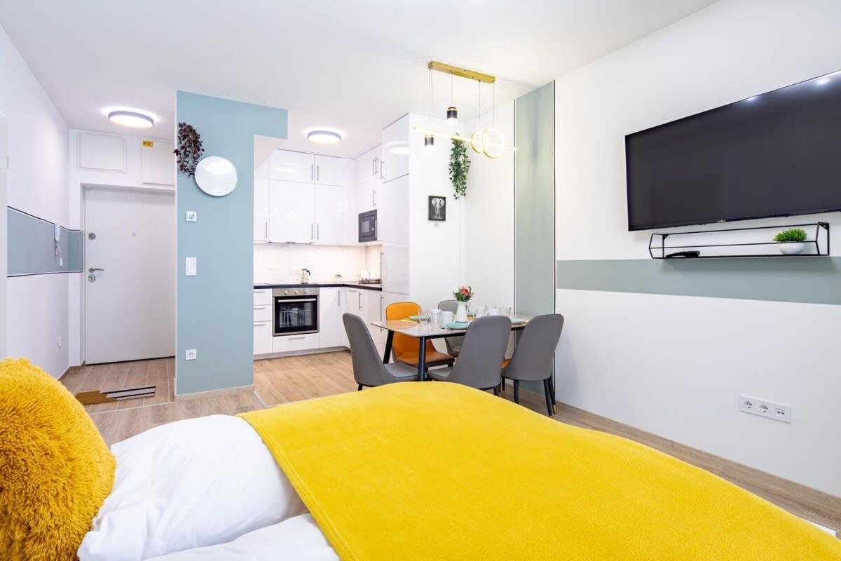 Free Parking - Balcony - Sunny - New Lejlighed Budapest Eksteriør billede